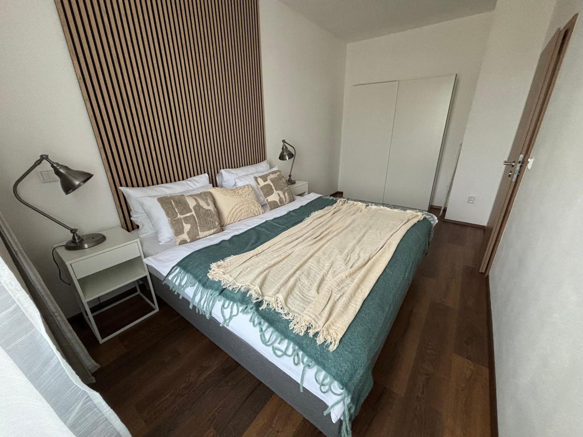 Urban By Homester Apartmán *